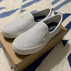 Sperry woman’s size 6 white slip on sneakers